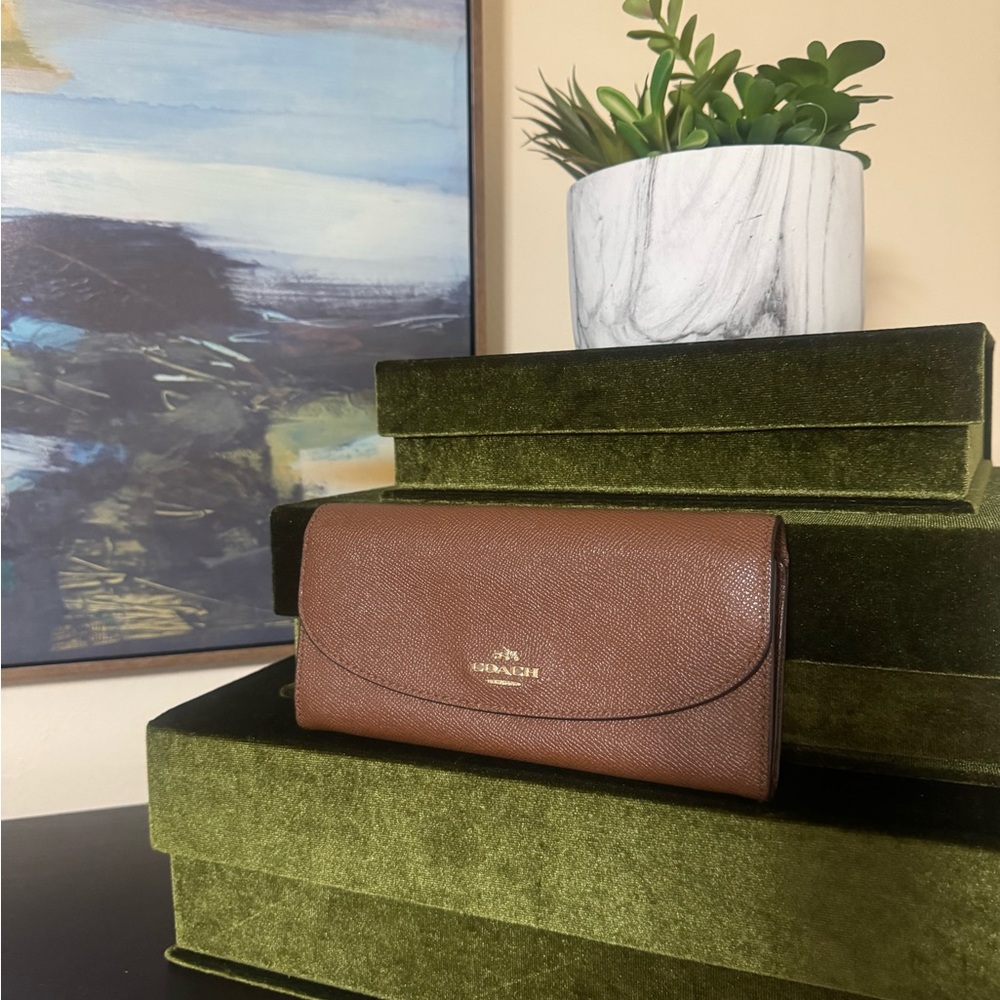 Coach Tan Leather Women's Wallet-EUC